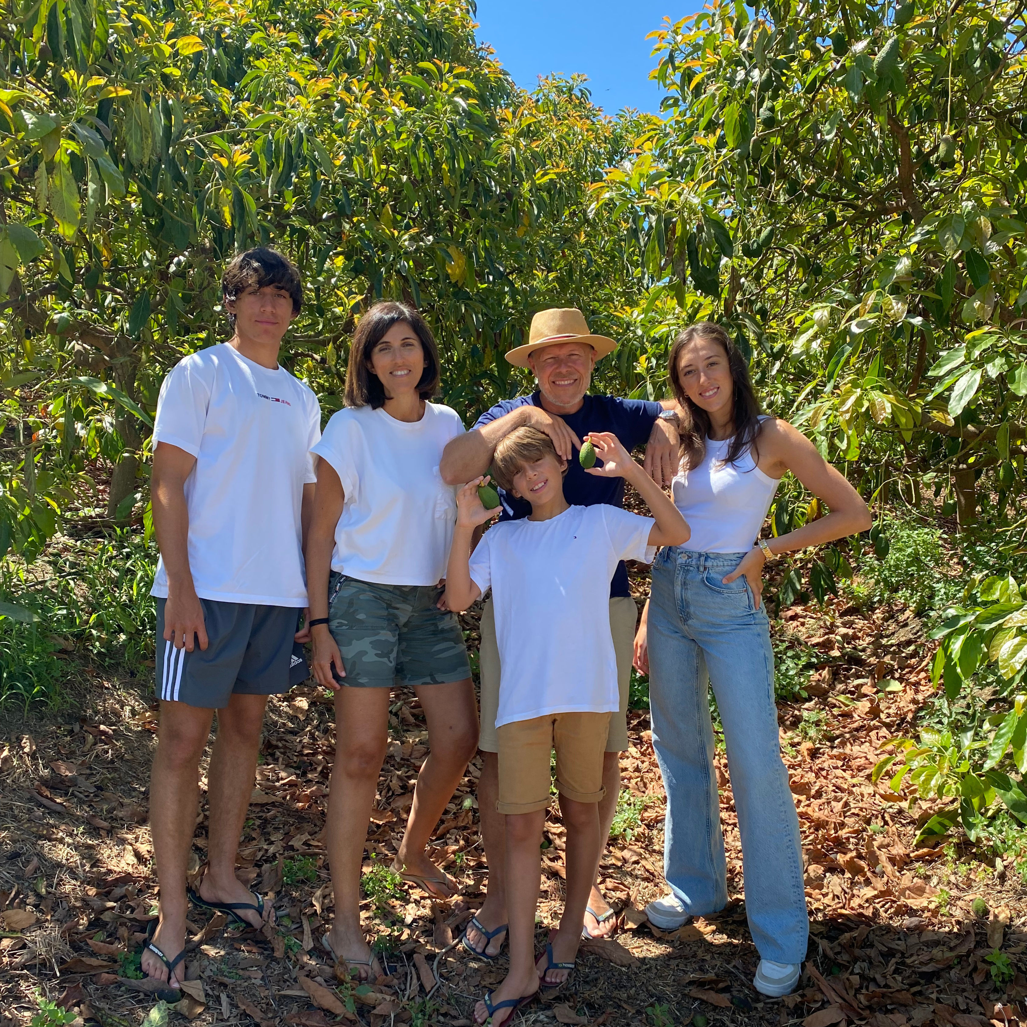 Familie samlet på Greenmates gård i Spanien