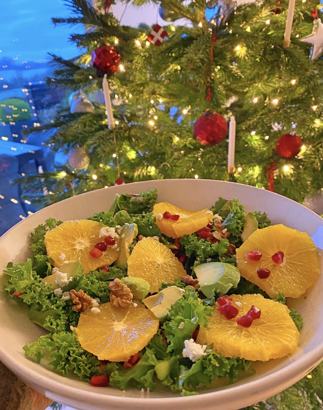 Grønkålssalat med appelsin og avocado