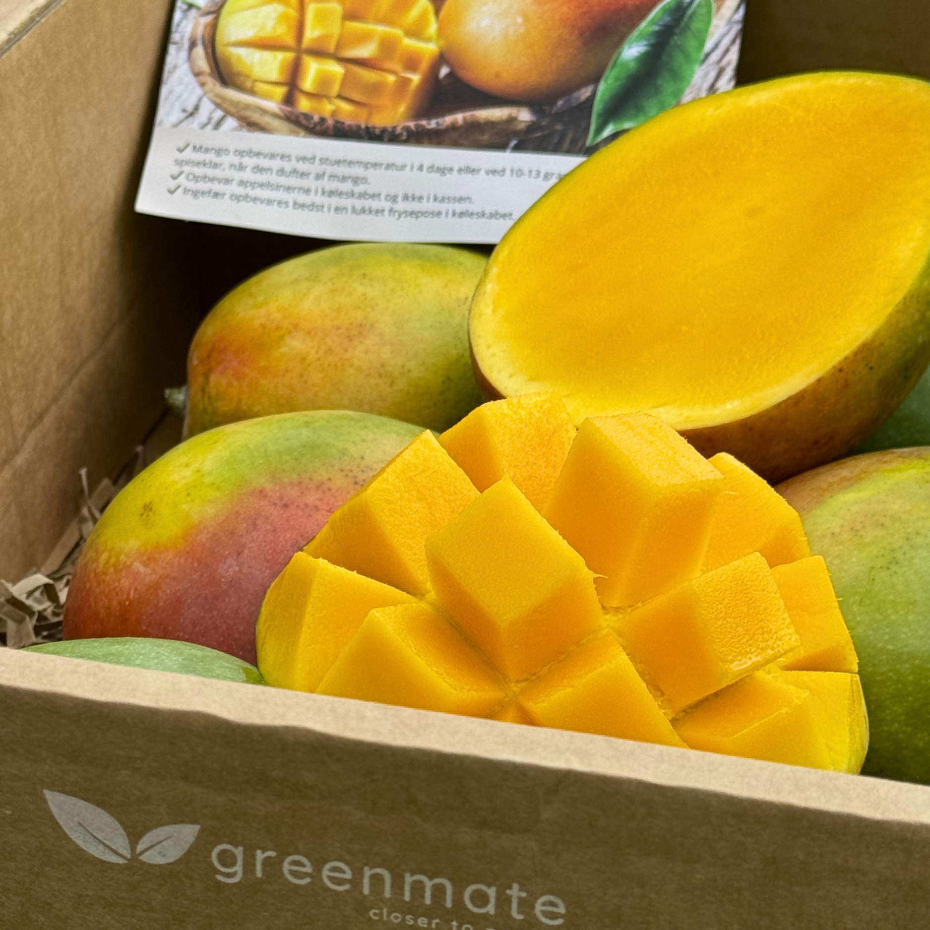 A box with mangos